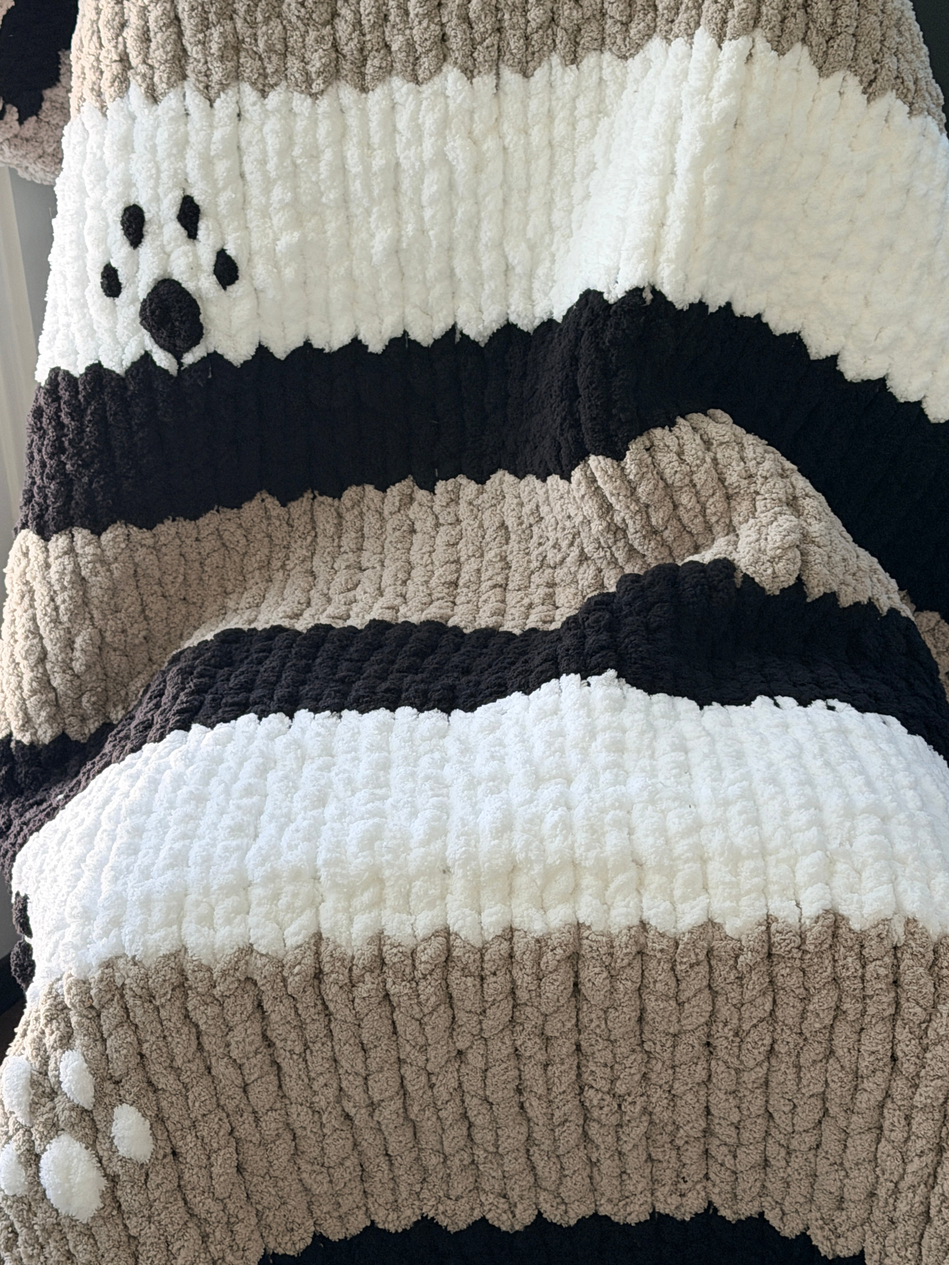 Handmade Chunky Knit Paw Print Blanket, Black, White & Light Gray 49x58
