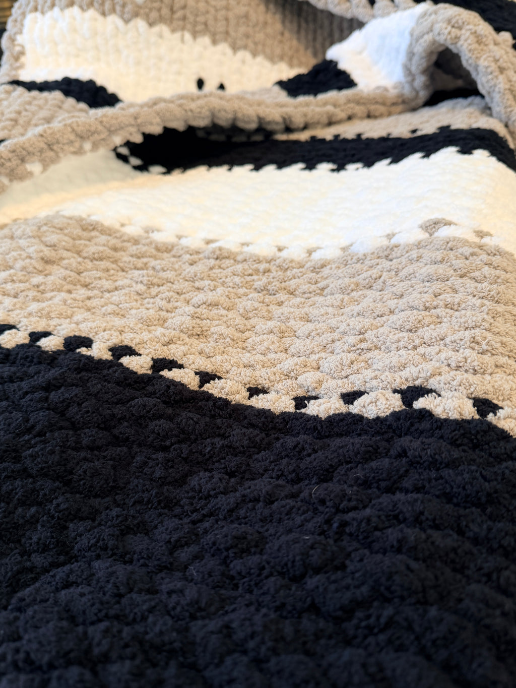 Handmade Chunky Knit Paw Print Blanket, Black, White & Light Gray 49x58