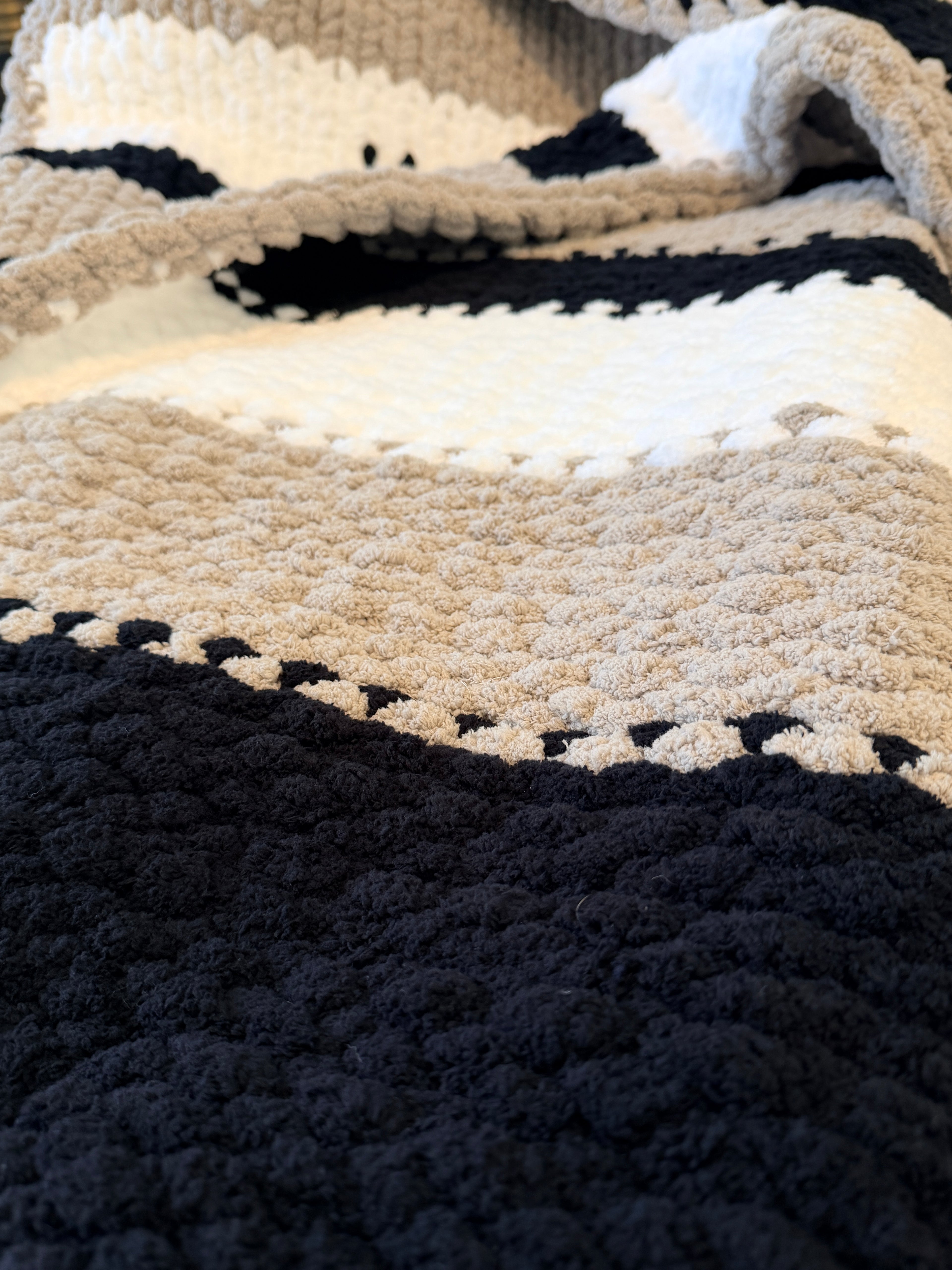 Handmade Chunky Knit Paw Print Blanket, Black, White & Light Gray 49x58