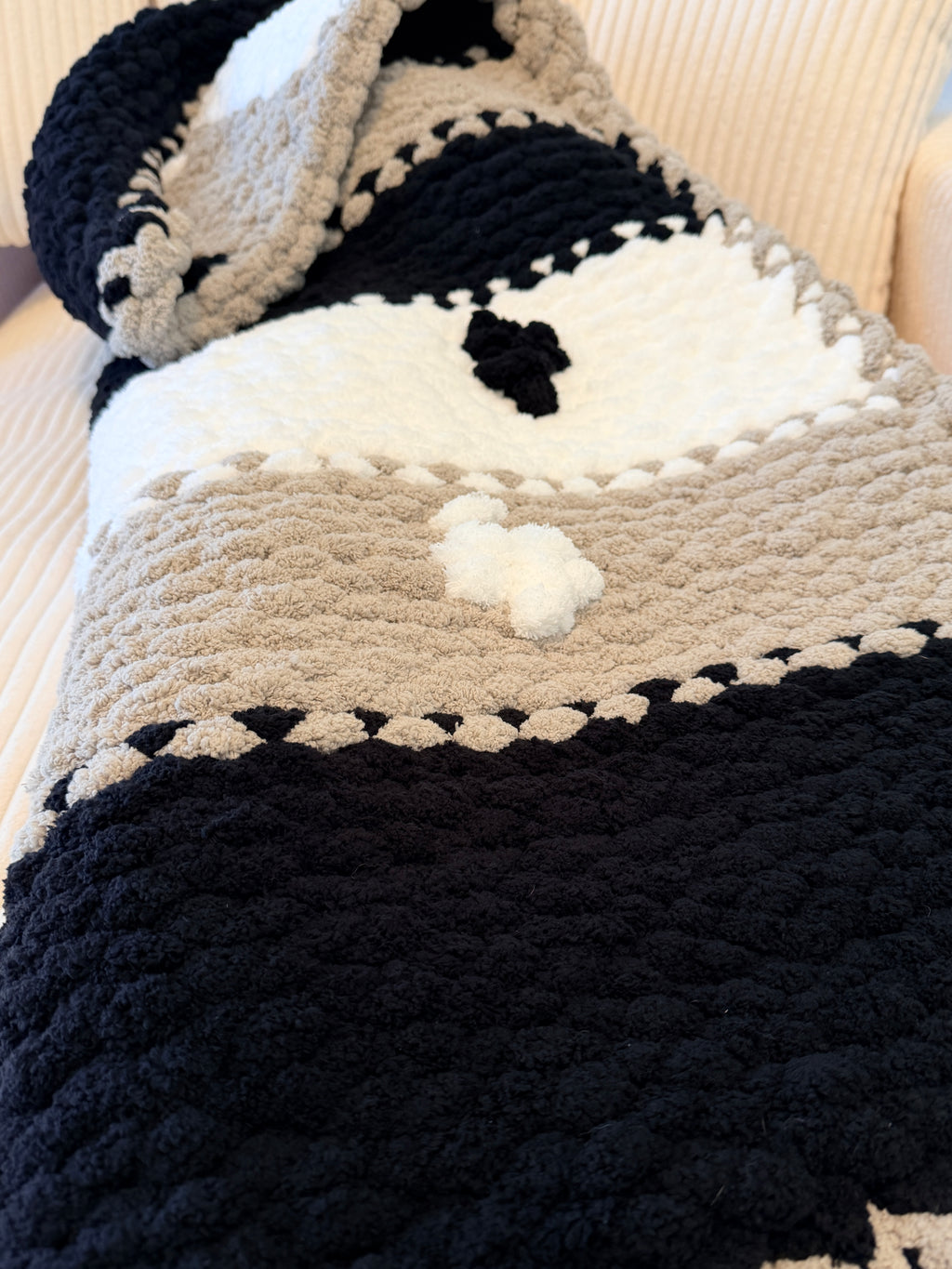 Handmade Chunky Knit Paw Print Blanket, Black, White & Light Gray 49x58