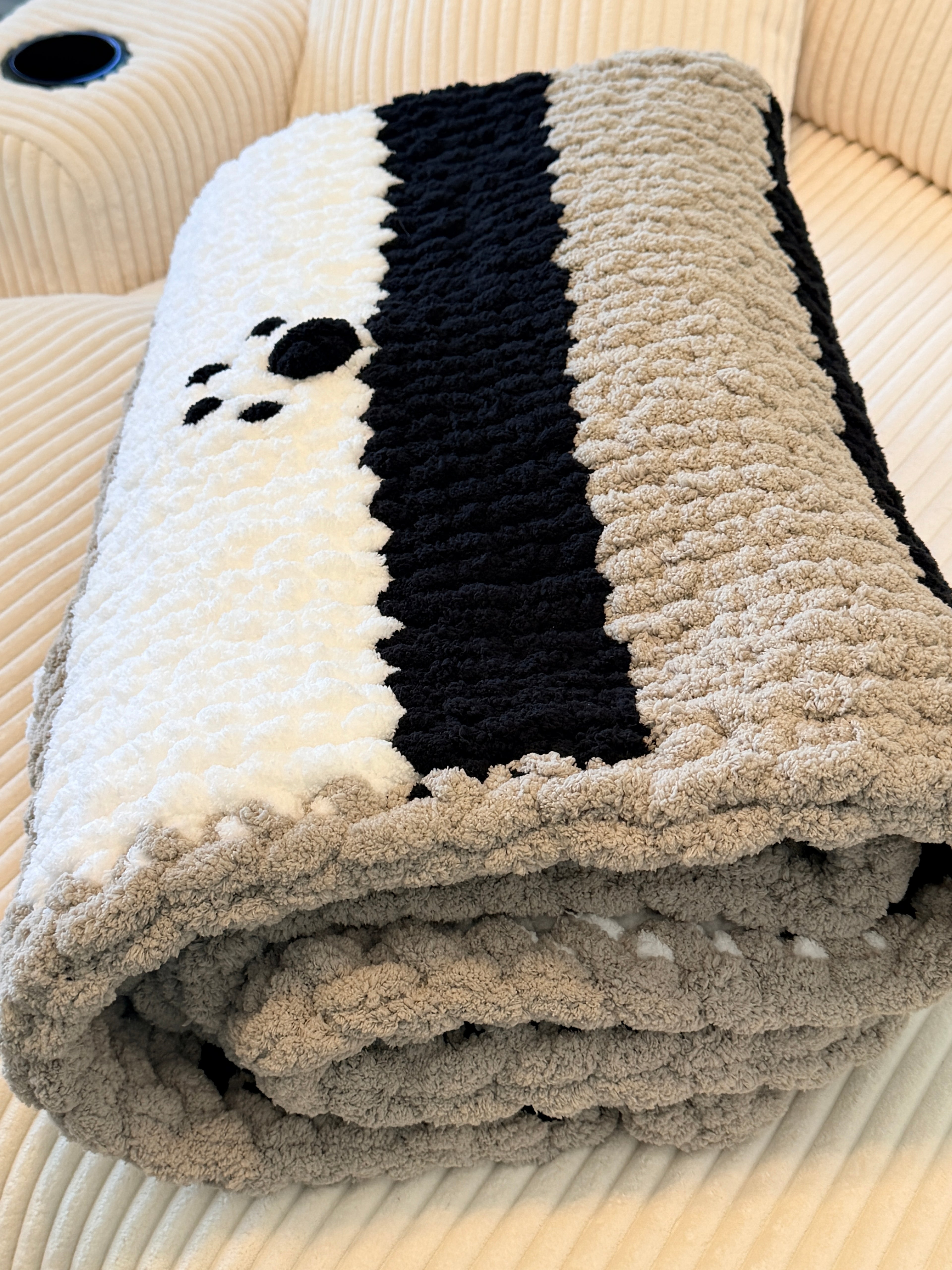 Handmade Chunky Knit Paw Print Blanket, Black, White & Light Gray 49x58